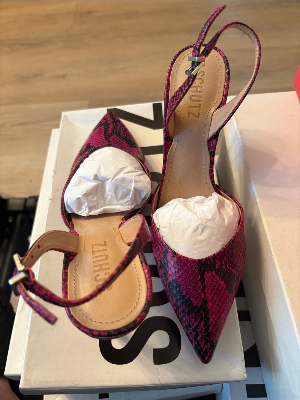 SCHUTZ Hot Pink Snake-Print Pointed Slingback Pumps 80